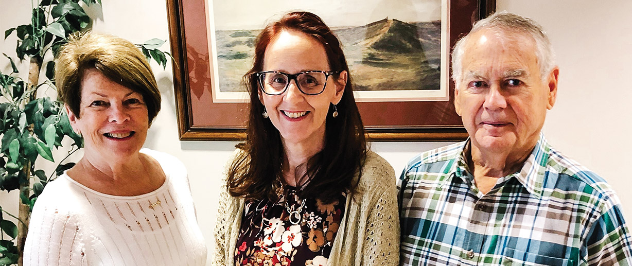 Dr. Tracy Revels, professor of history, has been named the Laura and Winston Hoy Professor of Humanities.
She traveled to Myrtle Beach, S.C., to meet the Hoys.